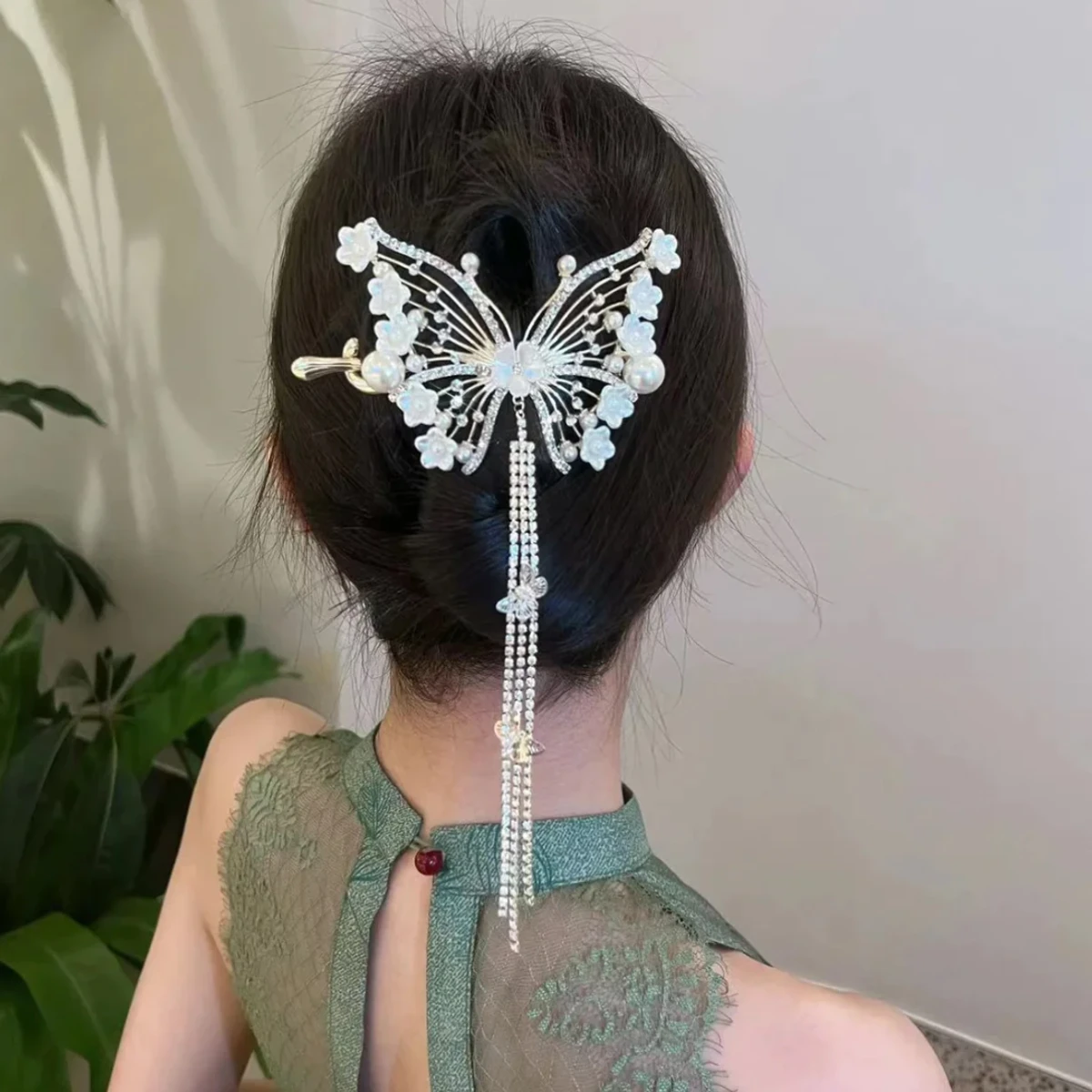 GENTLE STYLE BUTTERFLY TASSEL HAIR CLIP